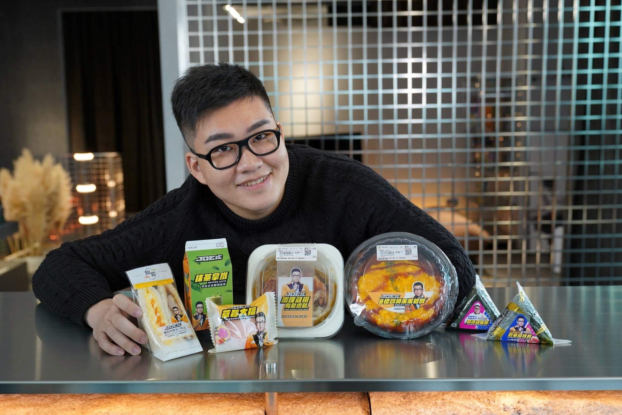 YouTuber Joeman 與7-11聯名推出7款日系美食商品。